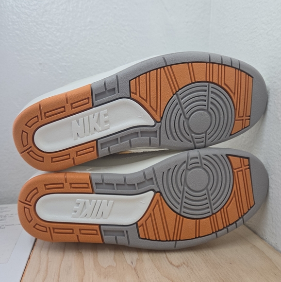 AIR JORDAN 2 RETRO LOW Sail/Melon Tint-Light Curry  DV9956-118 - Picture 7 of 7